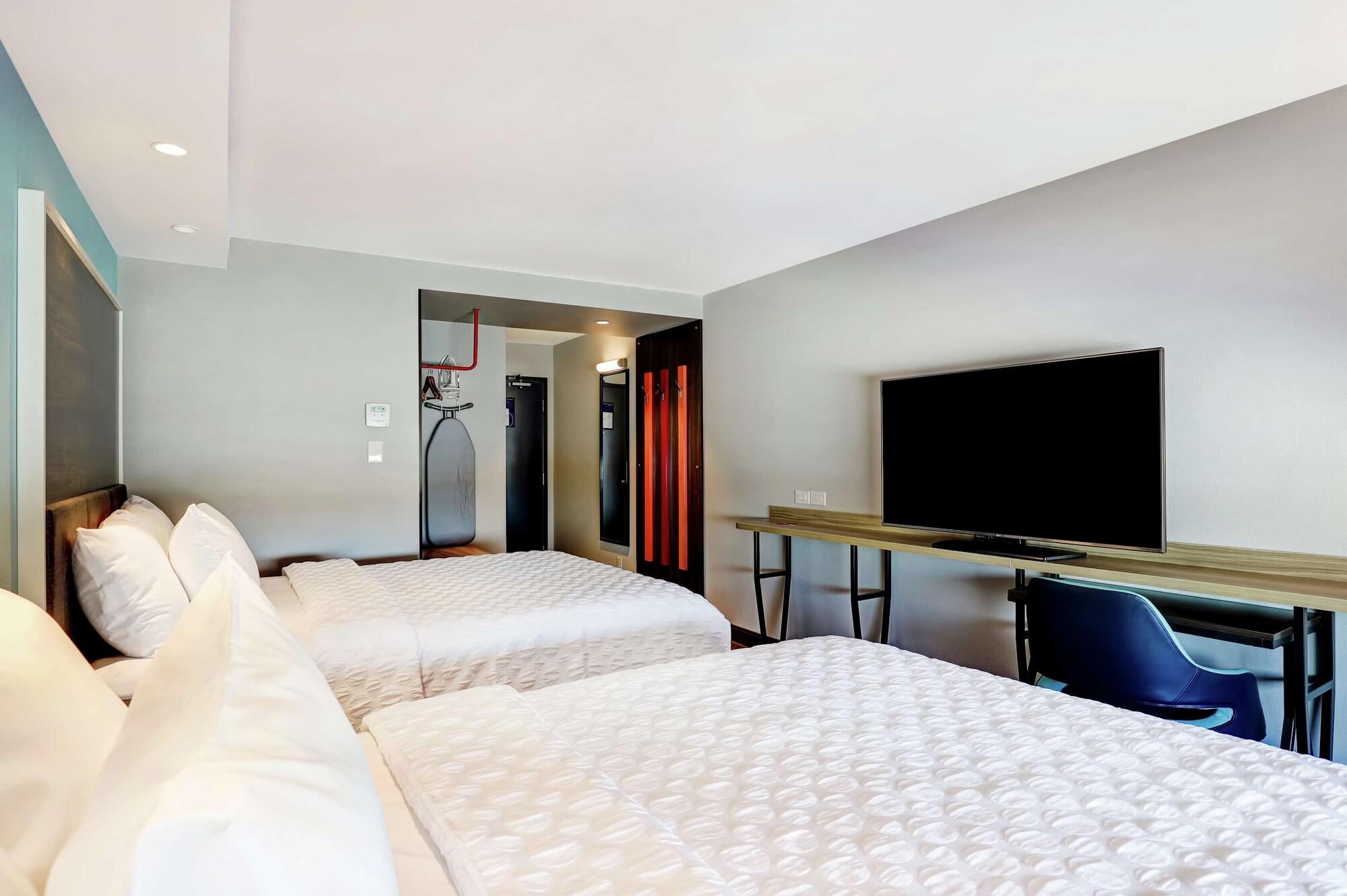 Tru By Hilton Edmonton Windermere Dış mekan fotoğraf