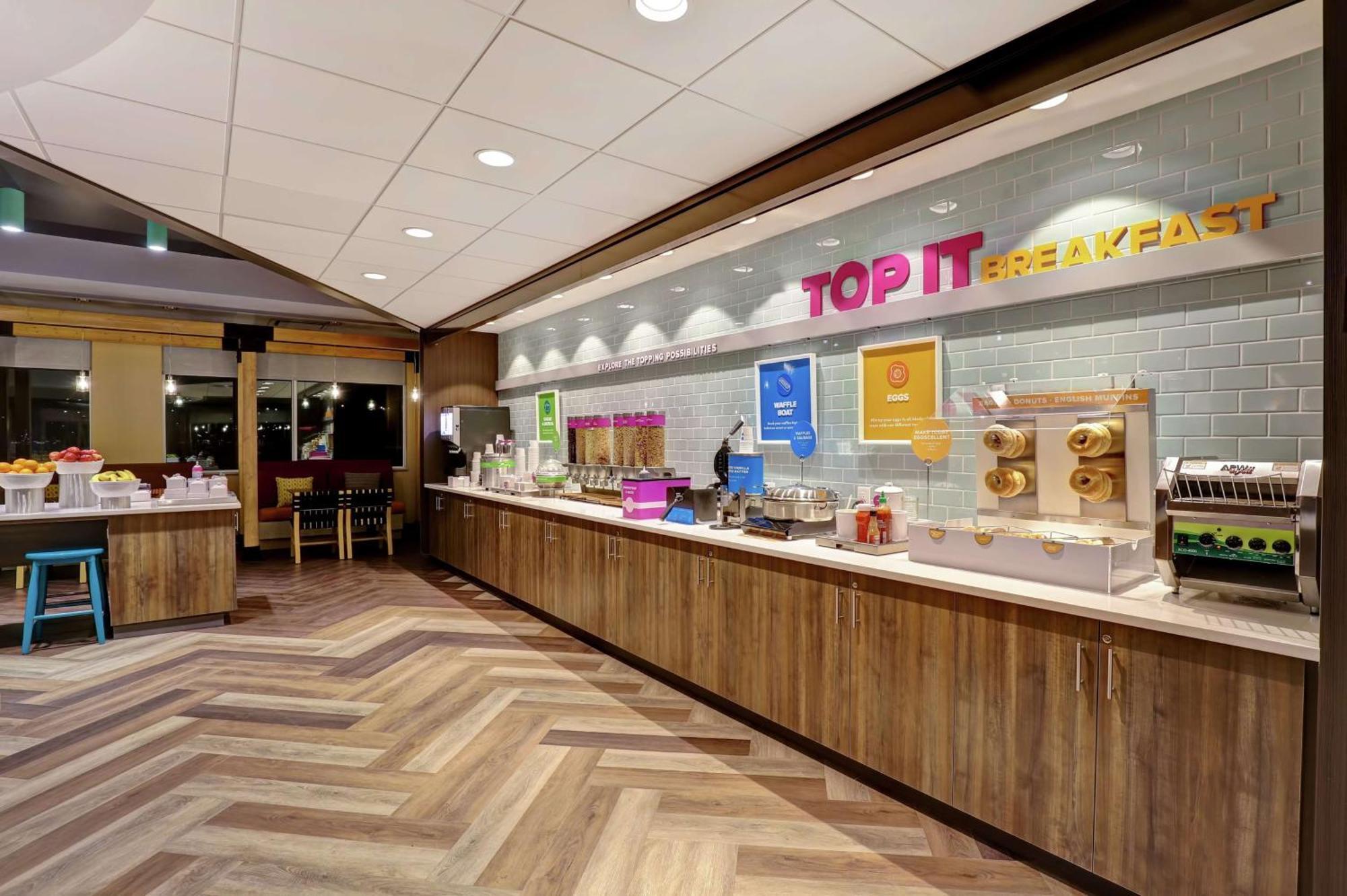 Tru By Hilton Edmonton Windermere Dış mekan fotoğraf